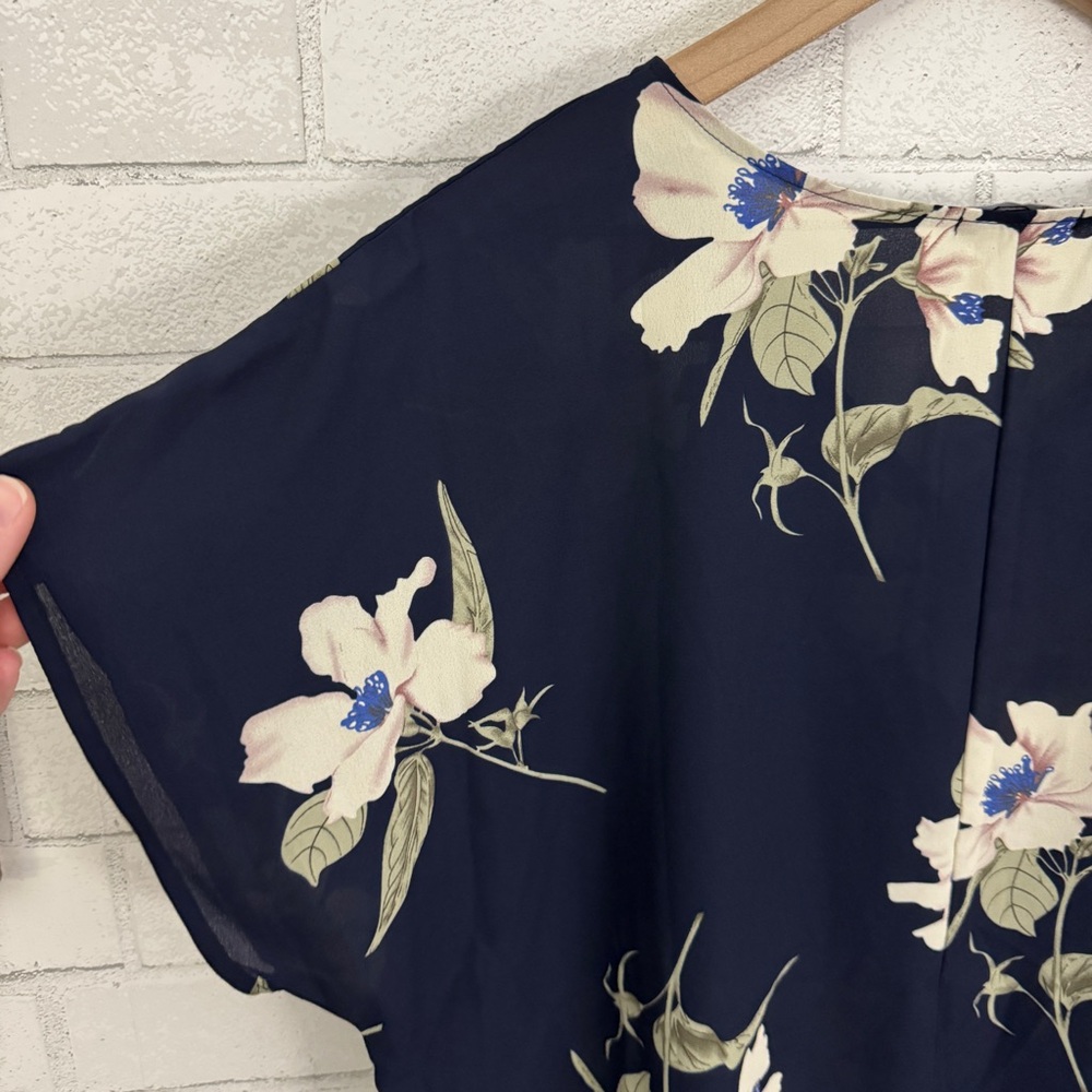 WEST KEI Stitch Fix Allura Knot Detail Front Top - Picture 9 of 11